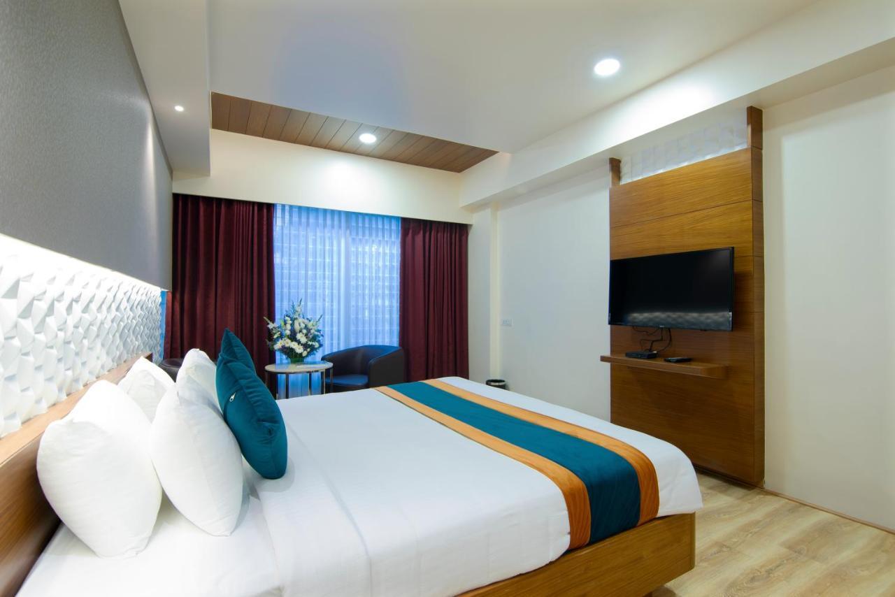 Zion - A Luxurious Hotel Bengaluru Zewnętrze zdjęcie